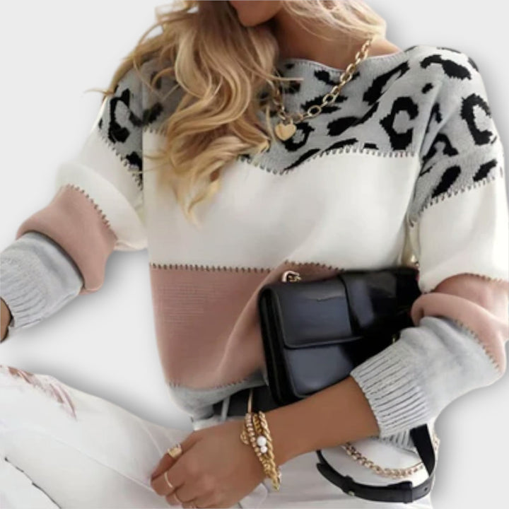 Lottie - Casual sweater with leopard design
