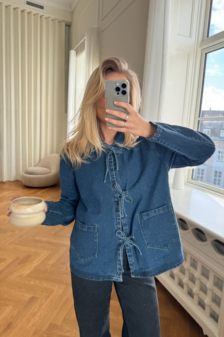 Althea - Women's Denim Jacket in Cotton with a Tailored Fit for a Timeless Casual Look