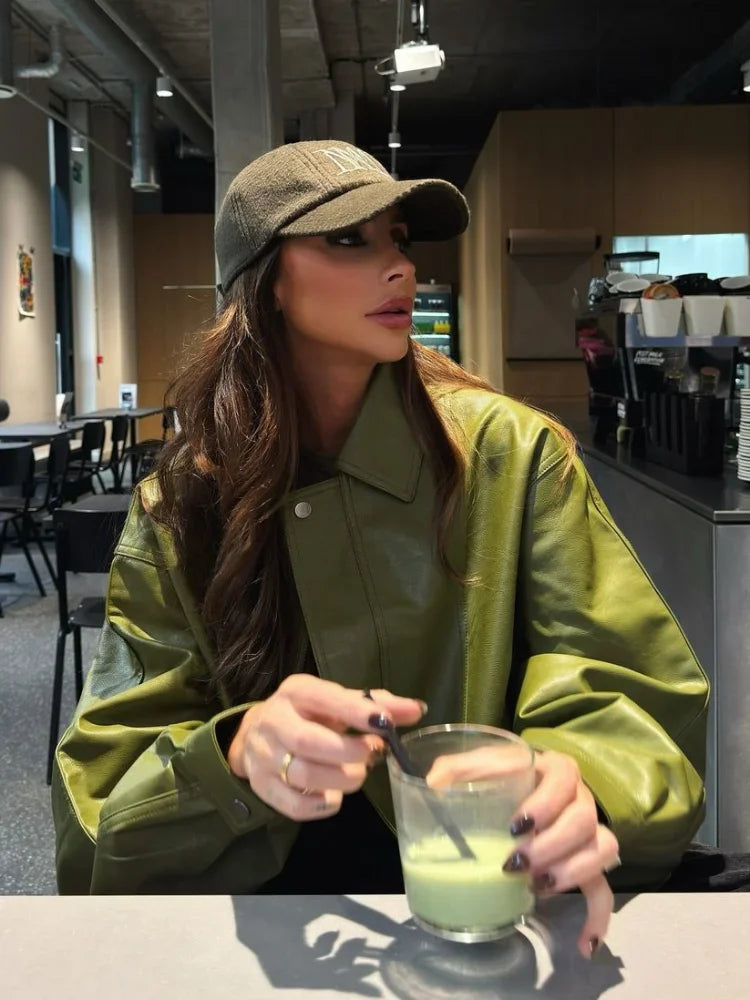 Elza - Oversized women's jacket in olive green with a modern streetwear look