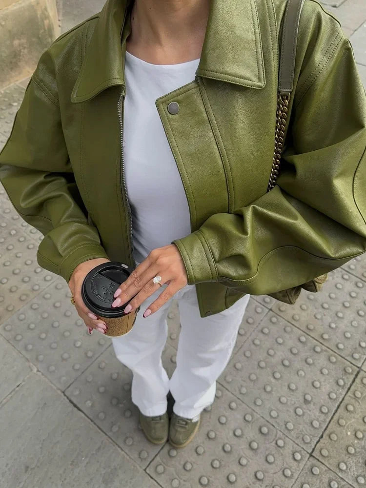 Elza - Oversized women's jacket in olive green with a modern streetwear look