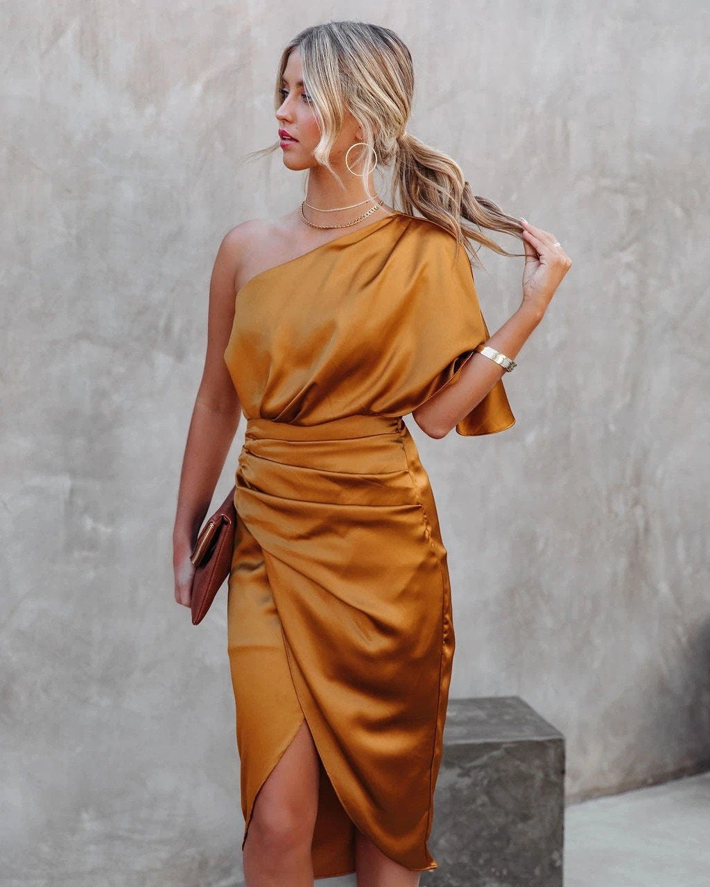 Arabelle - Chic Satin Dress