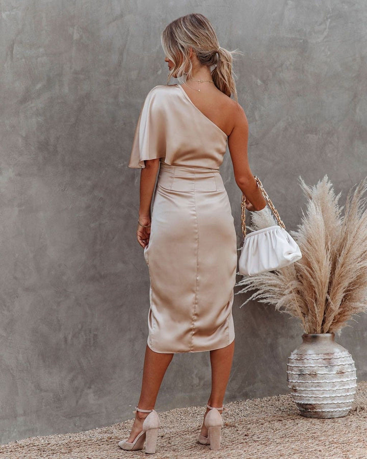 Arabelle - Chic Satin Dress