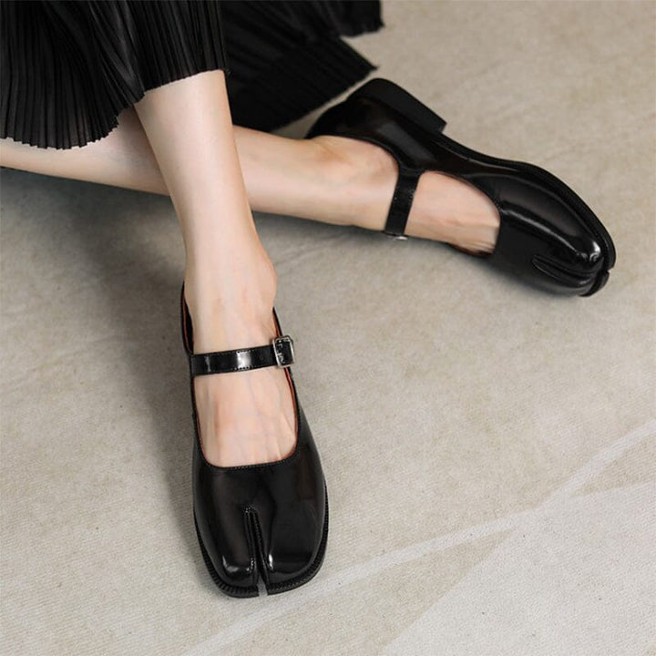 Darcy - Leather Mary & May