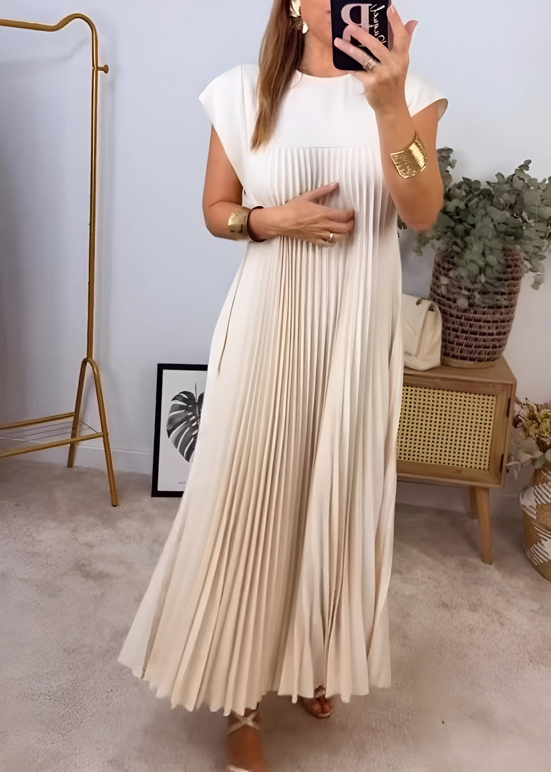 Elyssiah - Lightweight and Refined Pleated Dress