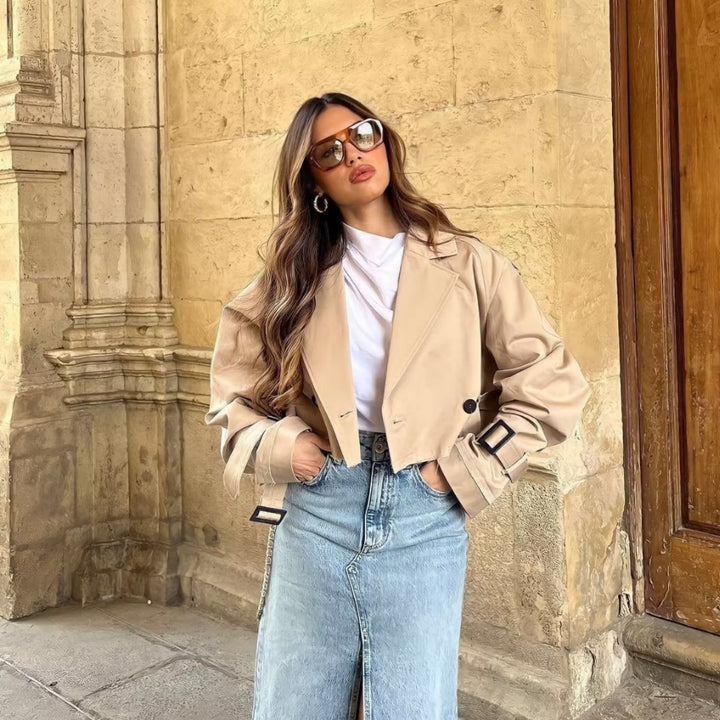 Carenza - Trendy Cropped Model in Timeless Design