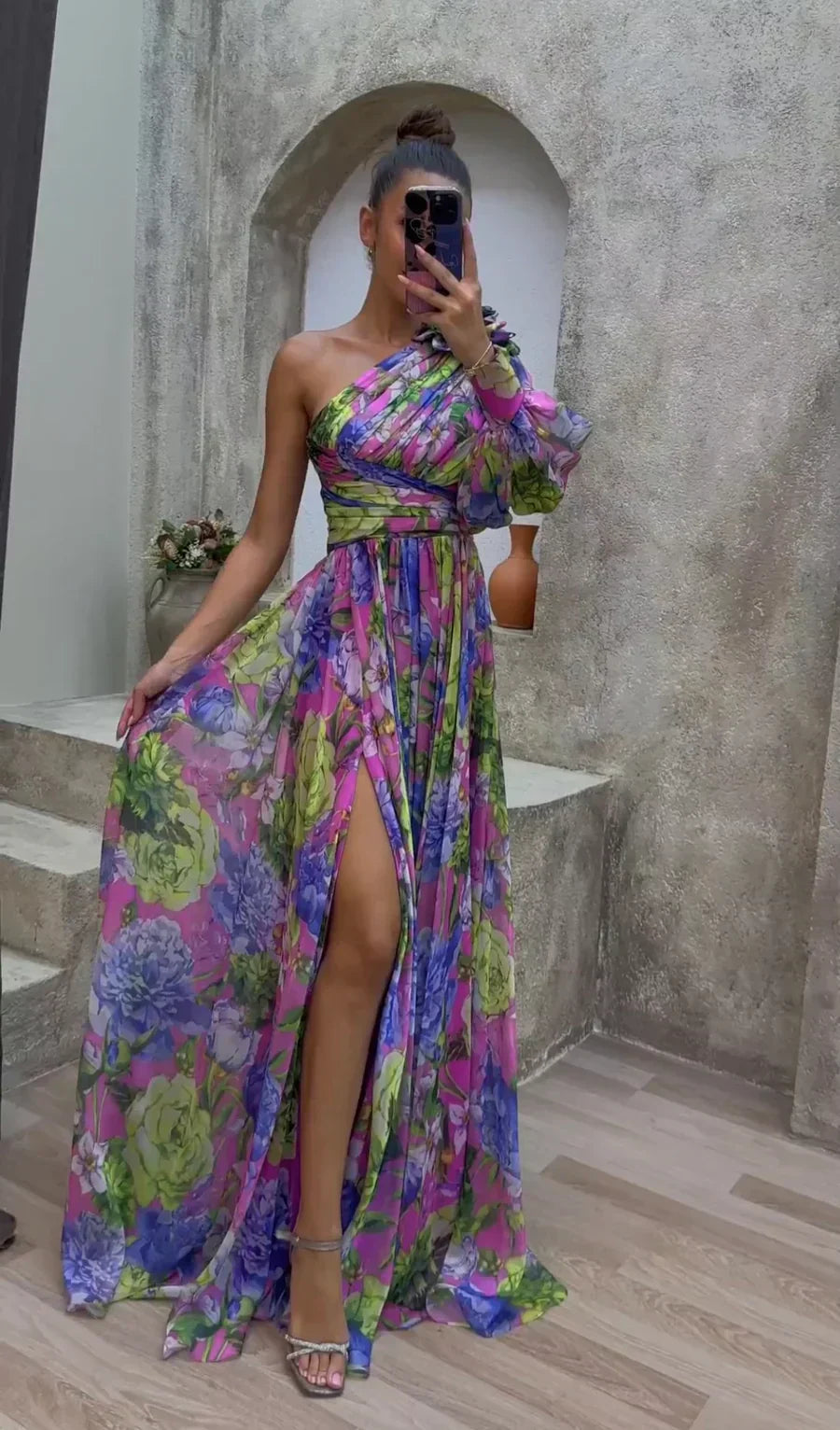 Harlow - Stunning Flowing Gown