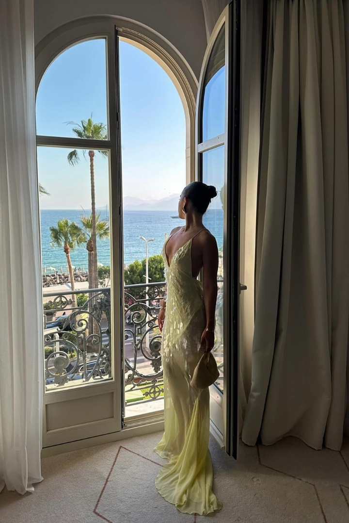 Nalaya - V-Neck Sleeveless Maxi Dress