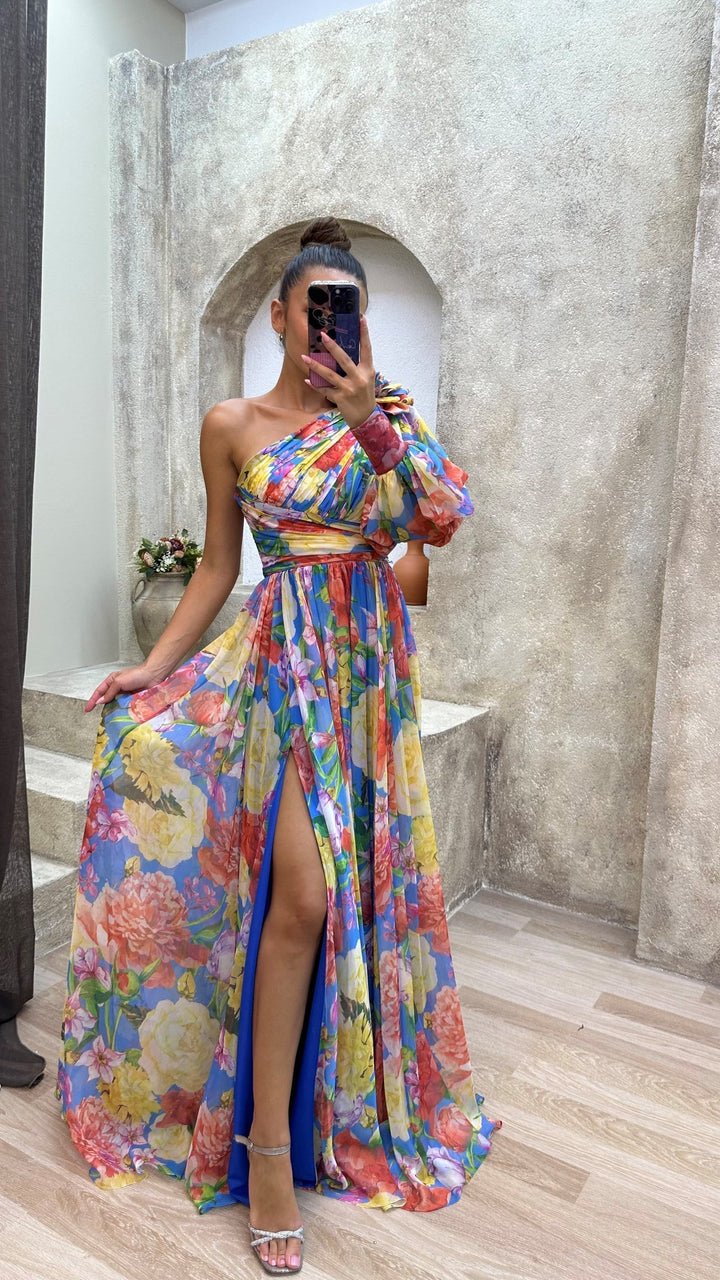 Harlow - Stunning Flowing Gown