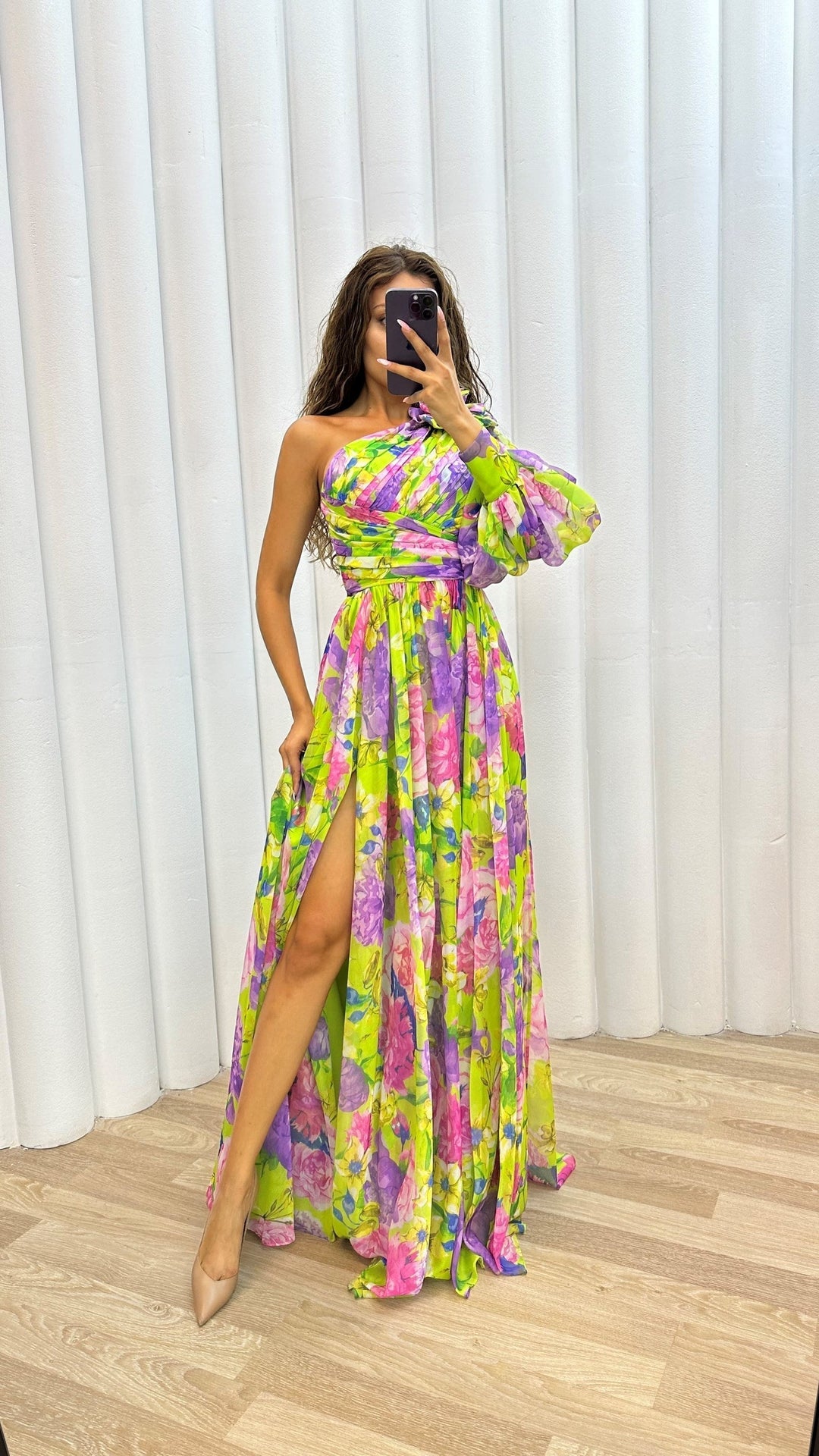 Harlow - Stunning Flowing Gown