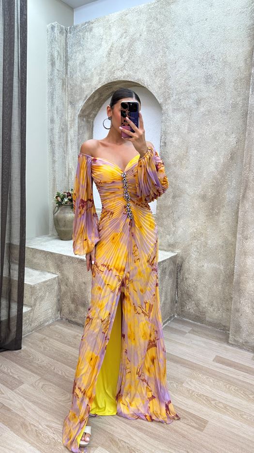 Ginevra - Elegant V-Neck Dress