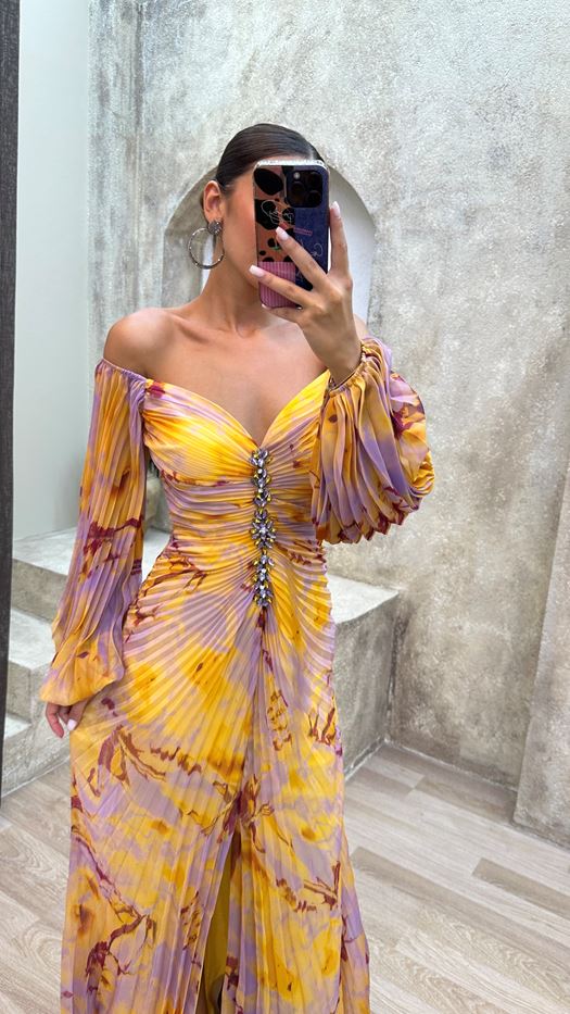 Ginevra - Elegant V-Neck Dress