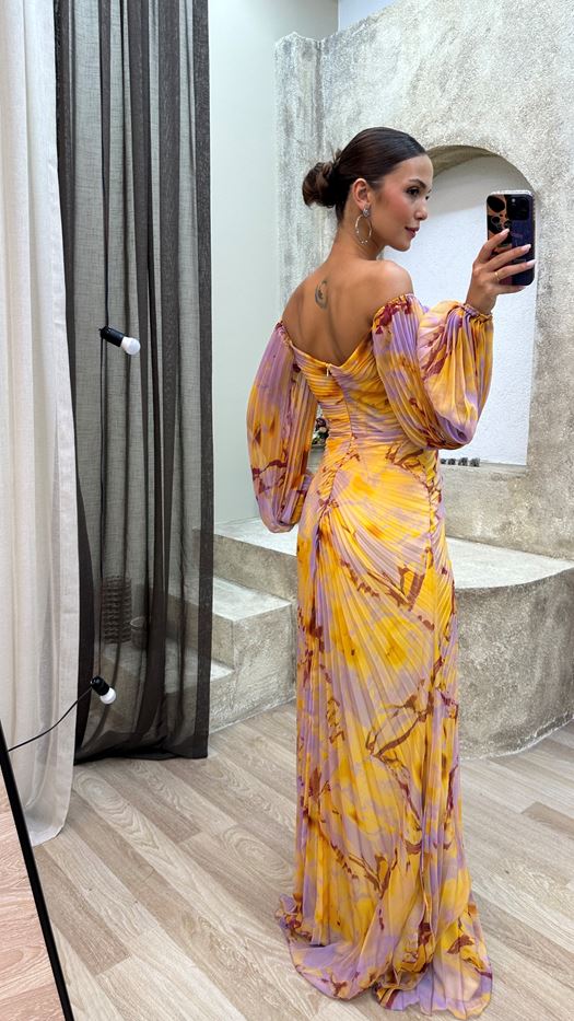 Ginevra - Elegant V-Neck Dress