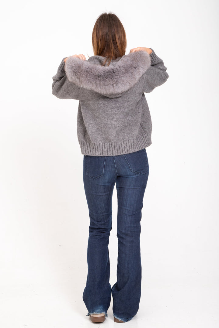 Marlowe - Fur Coat