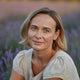 Amelia Jones